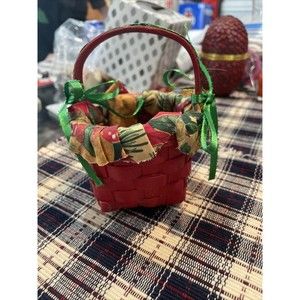 Adorable Miniature CHRISTMAS Woven Basket Ornament Decoration